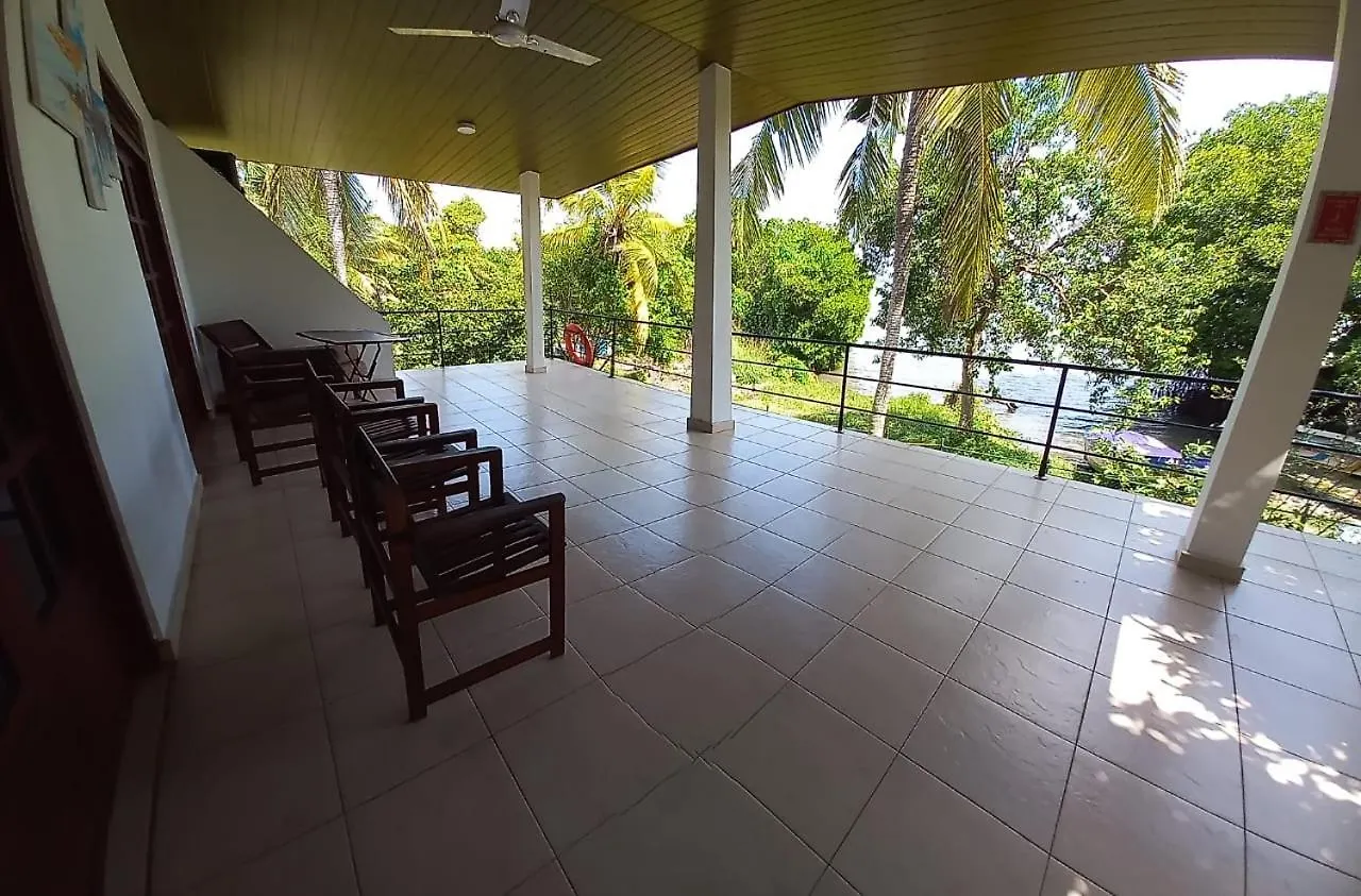 Hotel Villa Crystal Lagoon Negombo