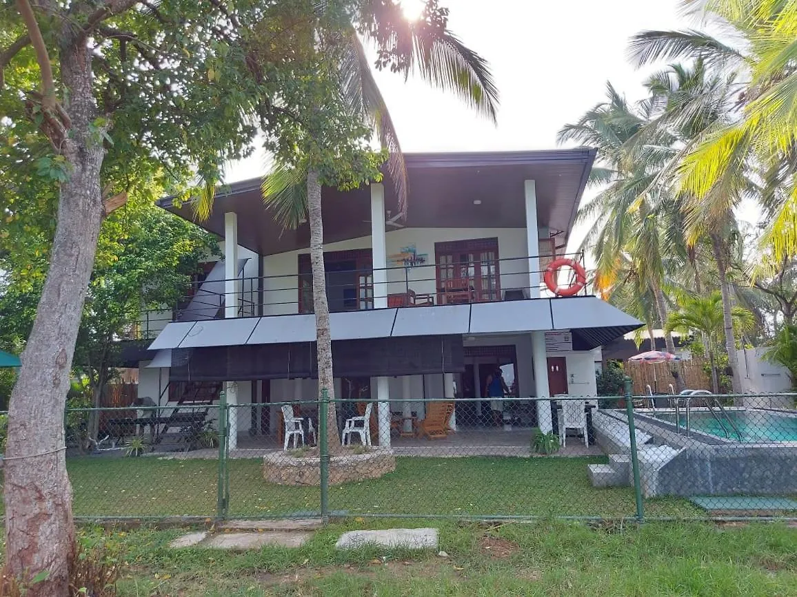 Villa Crystal Lagoon Negombo Hotel