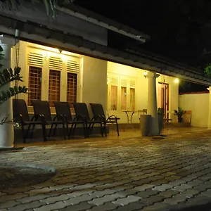 https://dions-guest-house.negombohotels.net